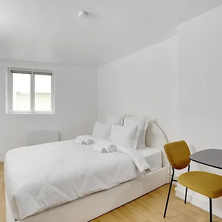 Cozy In The Bastille Neighborhood Paryż