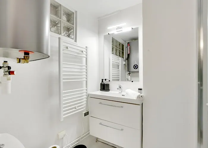 Cozy In The Bastille Neighborhood Apartament